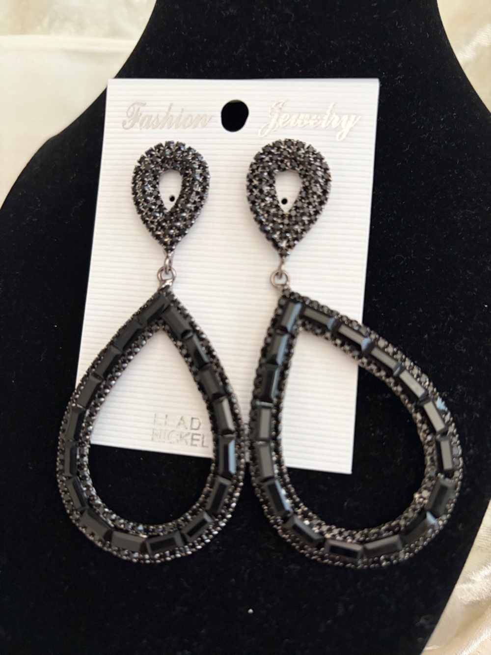 Fashion Jewelry Black Crystal Teardrop Dangle Earrings